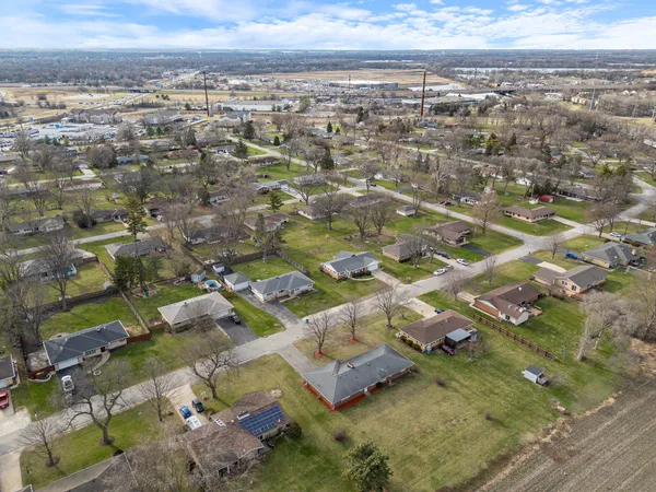 $359,900 | 3300 Caroline Drive, Joliet, IL 60435