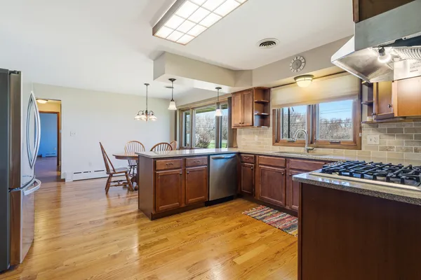 $359,900 | 3300 Caroline Drive, Joliet, IL 60435