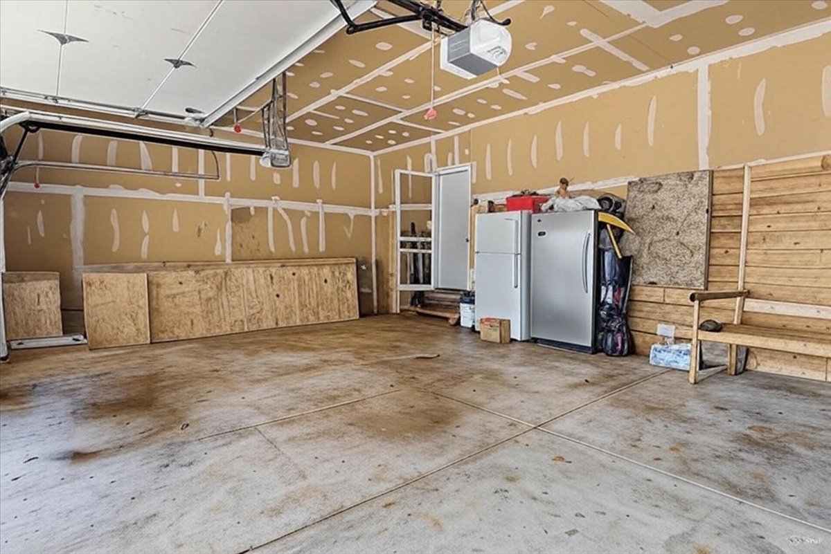 2172 Prairie Trail Round Lake Heights, IL 60073 - Photo 17 of 28 a view of a garage