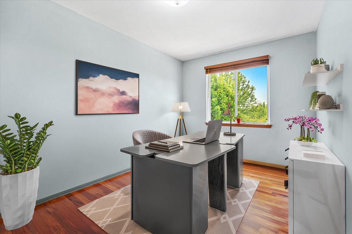 2172 Prairie Trail Round Lake Heights, IL 60073 - Photo 6 of 28 a room with furniture and window