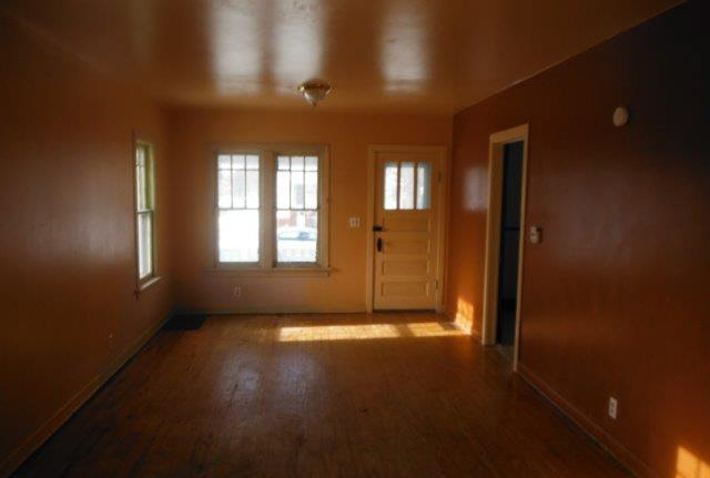 1002 Rodd Street Midland, MI 48640 - Photo 4 of 10 Gallery Image 4