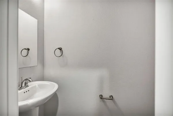 $1,700 | 207 Peruna Drive, Marble Falls, TX 78654