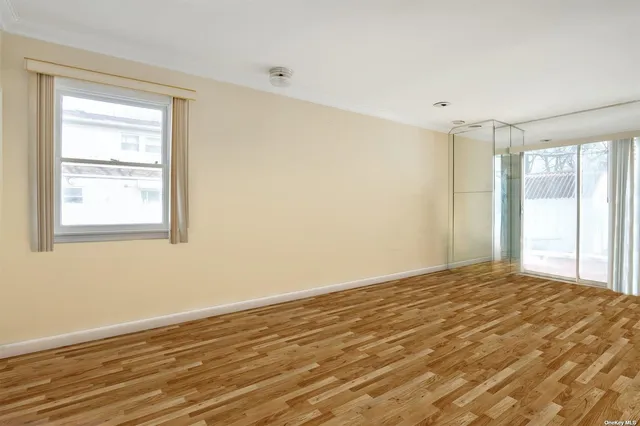 $1,298,880 | 69 Warwick Road, Great Neck, NY 11023