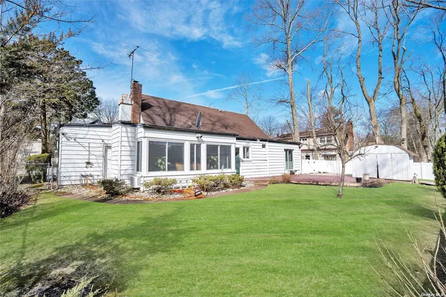 $1,298,880 | 69 Warwick Road, Great Neck, NY 11023