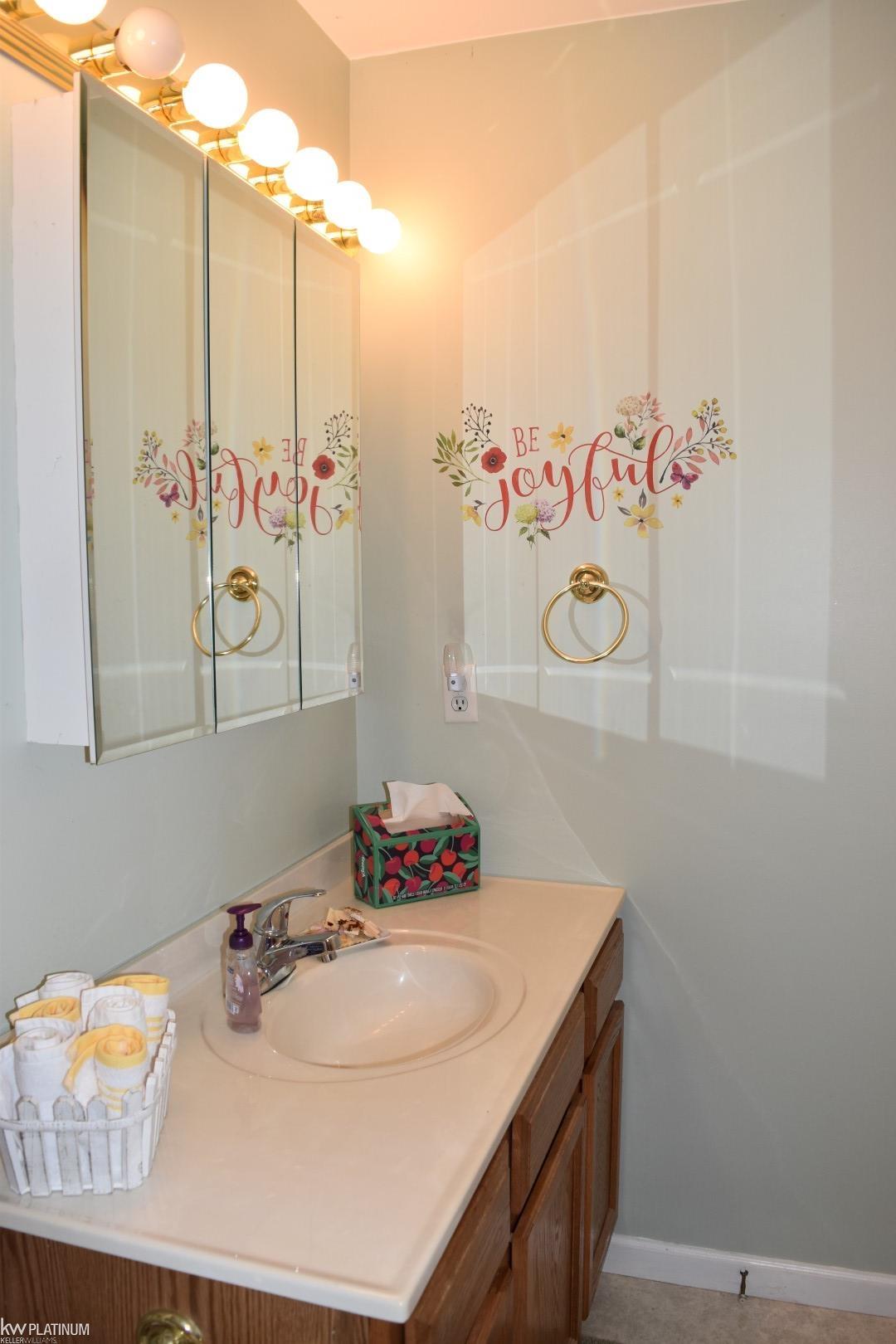 3952 Parker Road Fort Gratiot, MI 48059 - Photo 29 of 31 2nd bath