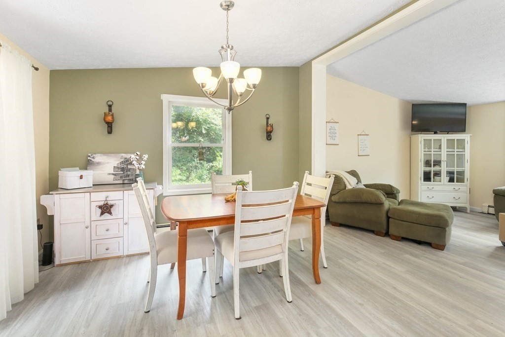 37 Dawson Road Worcester, MA 01602 - Photo 12 of 26 Gallery Image 12