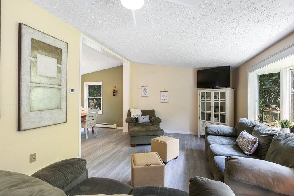 37 Dawson Road Worcester, MA 01602 - Photo 6 of 26 Gallery Image 6