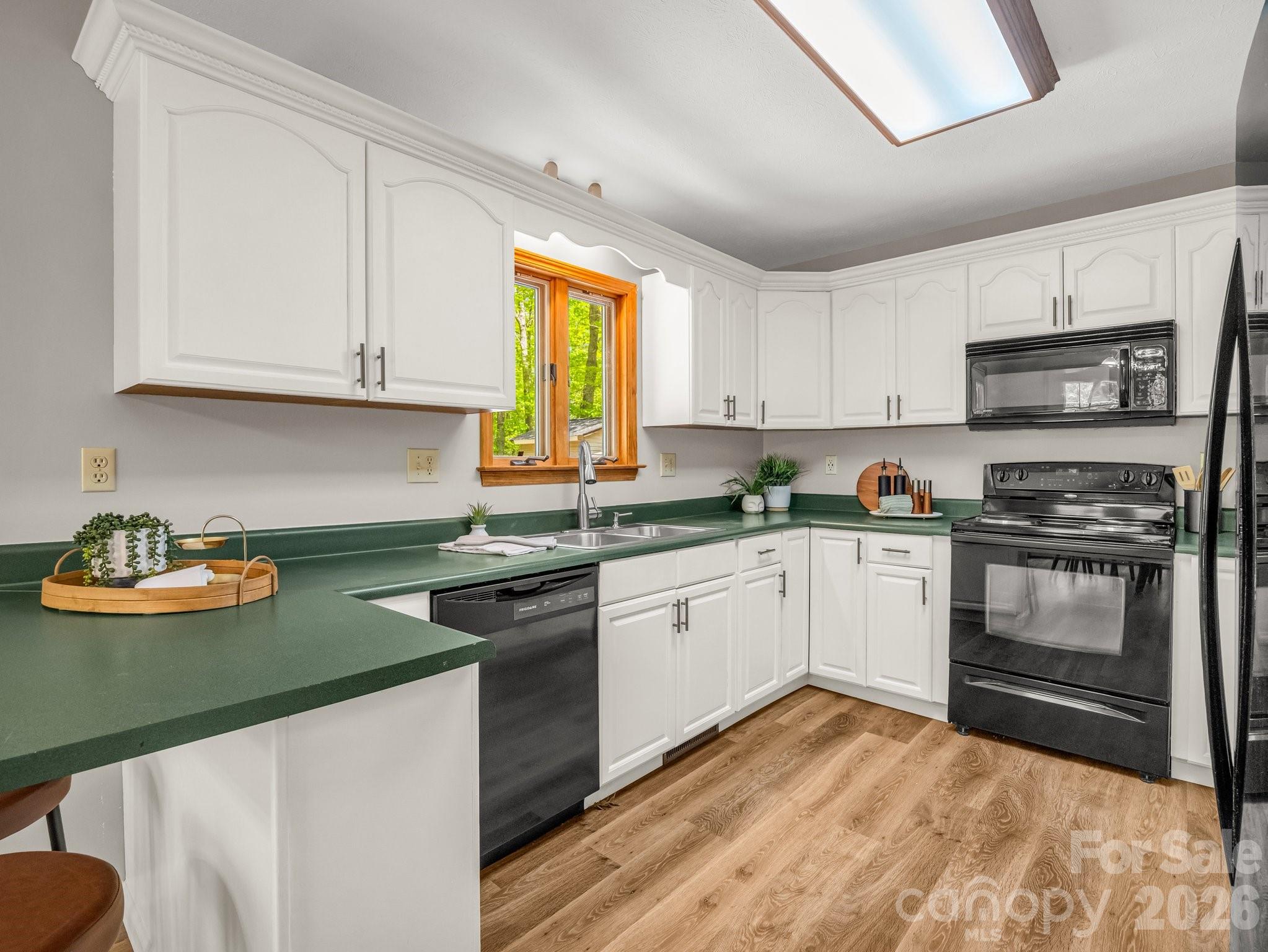 2304 Mountain Page Road Saluda, NC 28773 - Photo 13 of 38