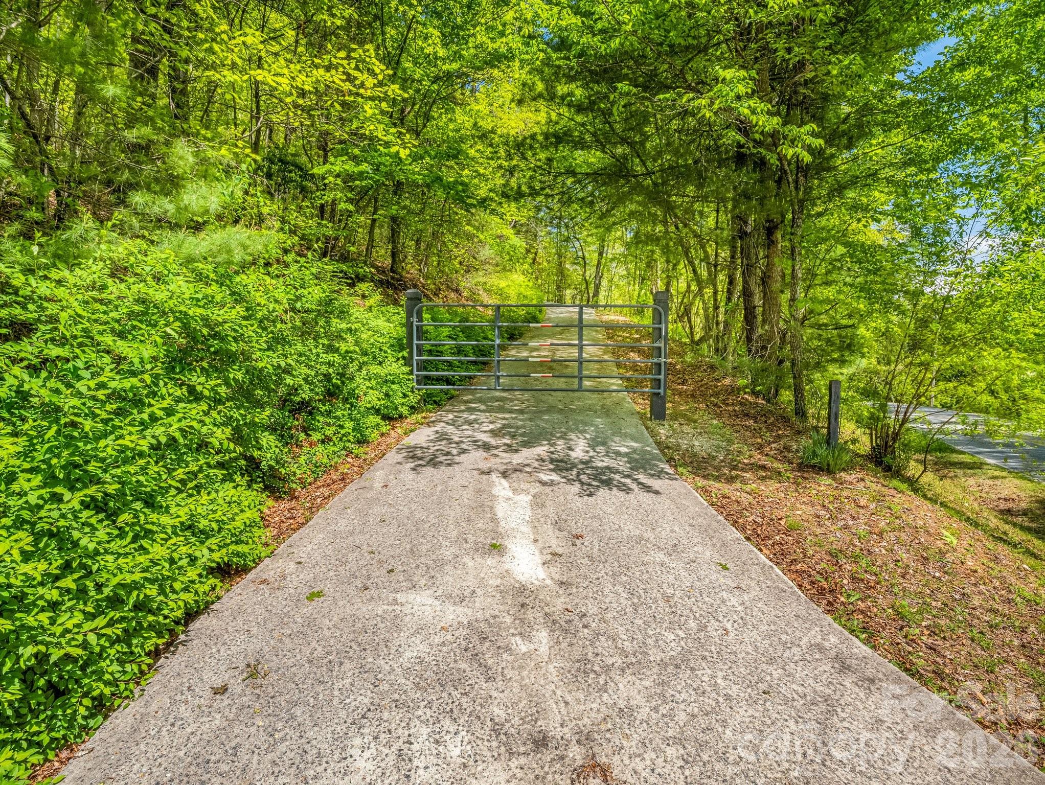 2304 Mountain Page Road Saluda, NC 28773 - Photo 33 of 38