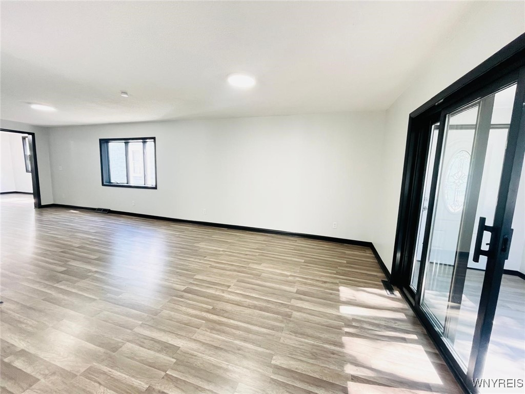 395 Dearborn Street Buffalo, NY 14207 - Photo 7 of 48