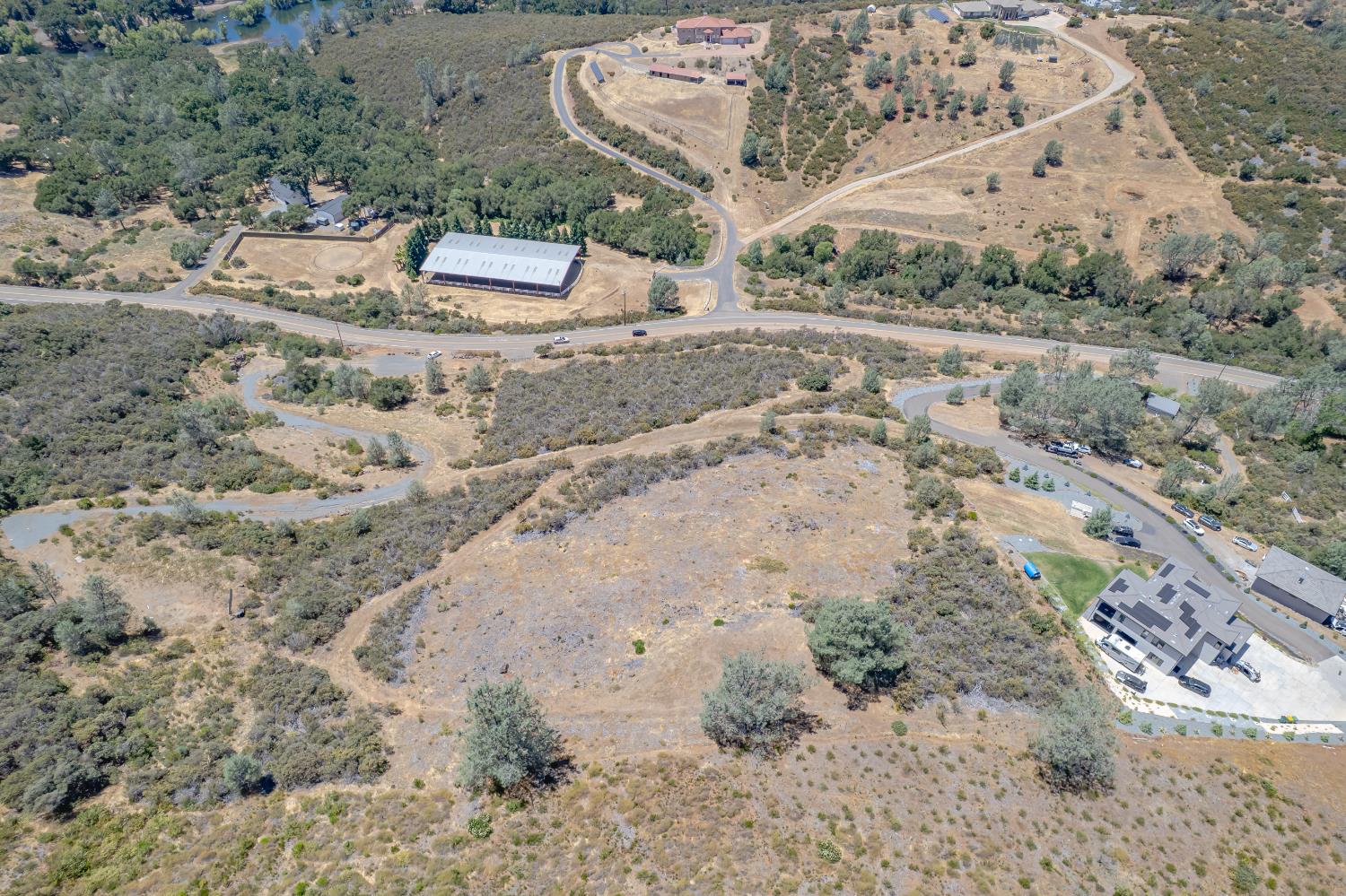 417 Salmon Falls Road El Dorado Hills, CA 95762 - Photo 29 of 47 a view of a backyard of the house