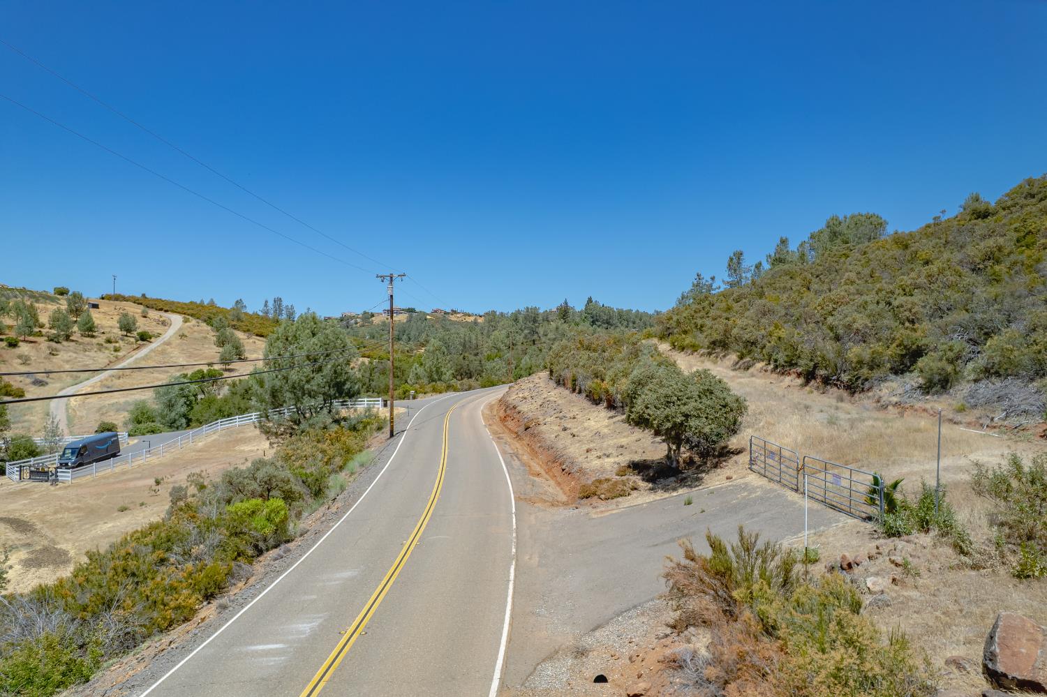 417 Salmon Falls Road El Dorado Hills, CA 95762 - Photo 47 of 47 a view of a road with an ocean view