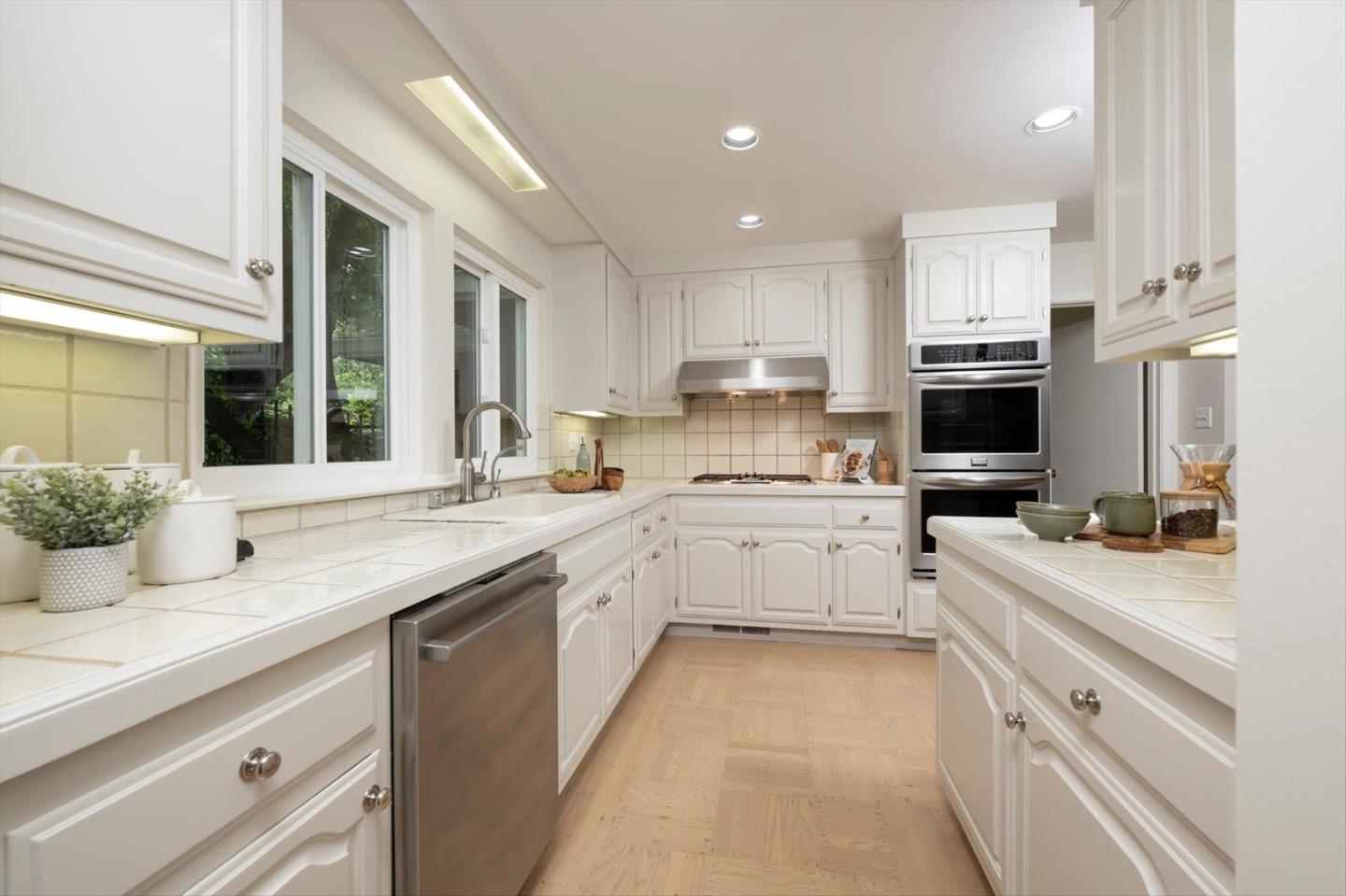 55 Crystal Springs Road San Mateo, CA 94402 - Photo 7 of 23