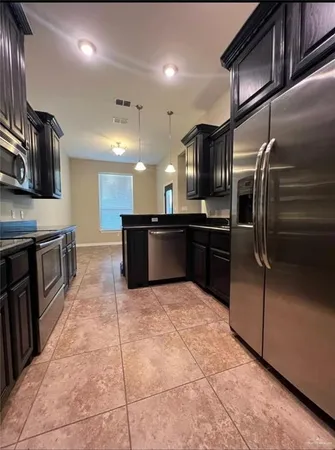 $2,400 | 619 Dalobo Boulevard, Edinburg, TX 78541