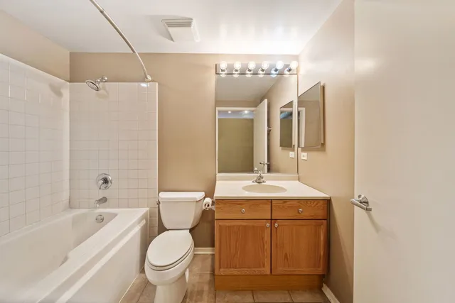 $2,850 | 1631 South Michigan Avenue, Unit 301, Chicago, IL 60616