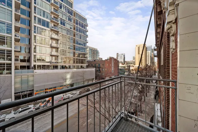 $2,850 | 1631 South Michigan Avenue, Unit 301, Chicago, IL 60616