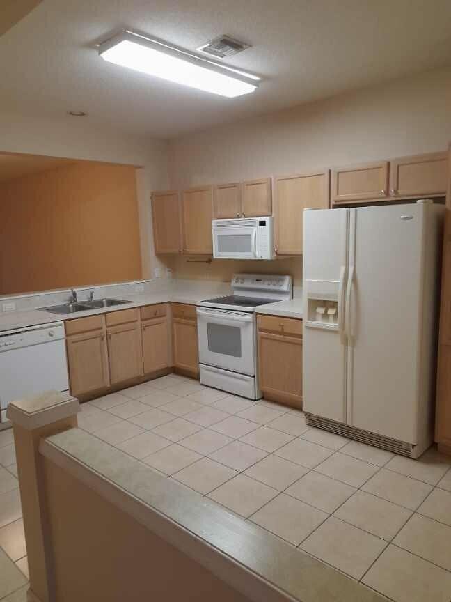 1104 Woodfield Road Greenacres, FL 33415 - Photo 11 of 11 thumbnail_imagejpeg_3