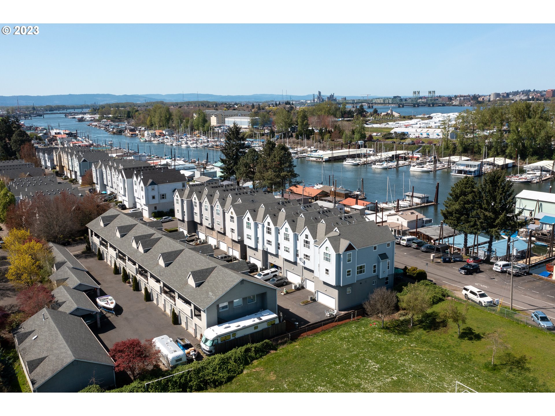 552 Northeast Bridgeton Road Portland, OR 97211 - Photo 1 of 47 Gallery Image 1