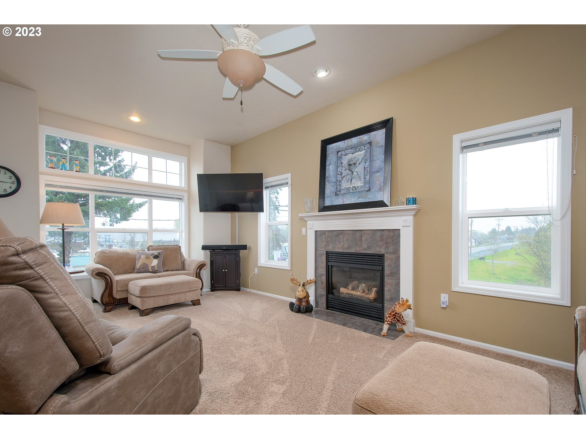 552 Northeast Bridgeton Road Portland, OR 97211 - Photo 11 of 47 Gallery Image 11