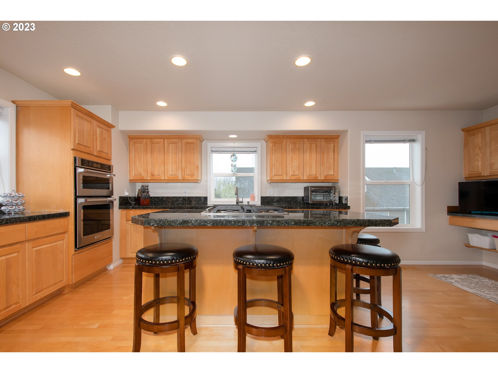 552 Northeast Bridgeton Road Portland, OR 97211 - Photo 22 of 47 Gallery Image 22