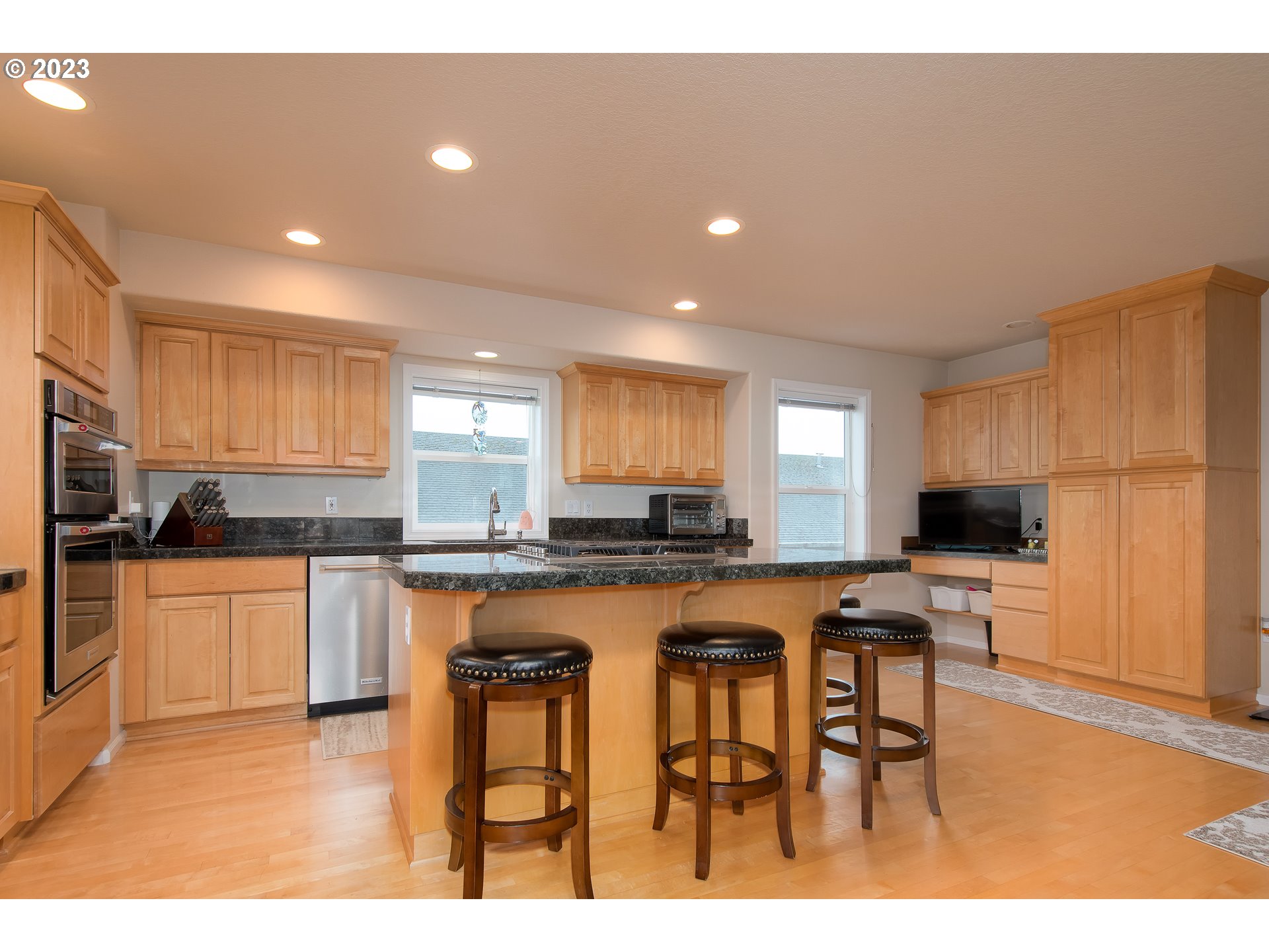 552 Northeast Bridgeton Road Portland, OR 97211 - Photo 23 of 47 Gallery Image 23
