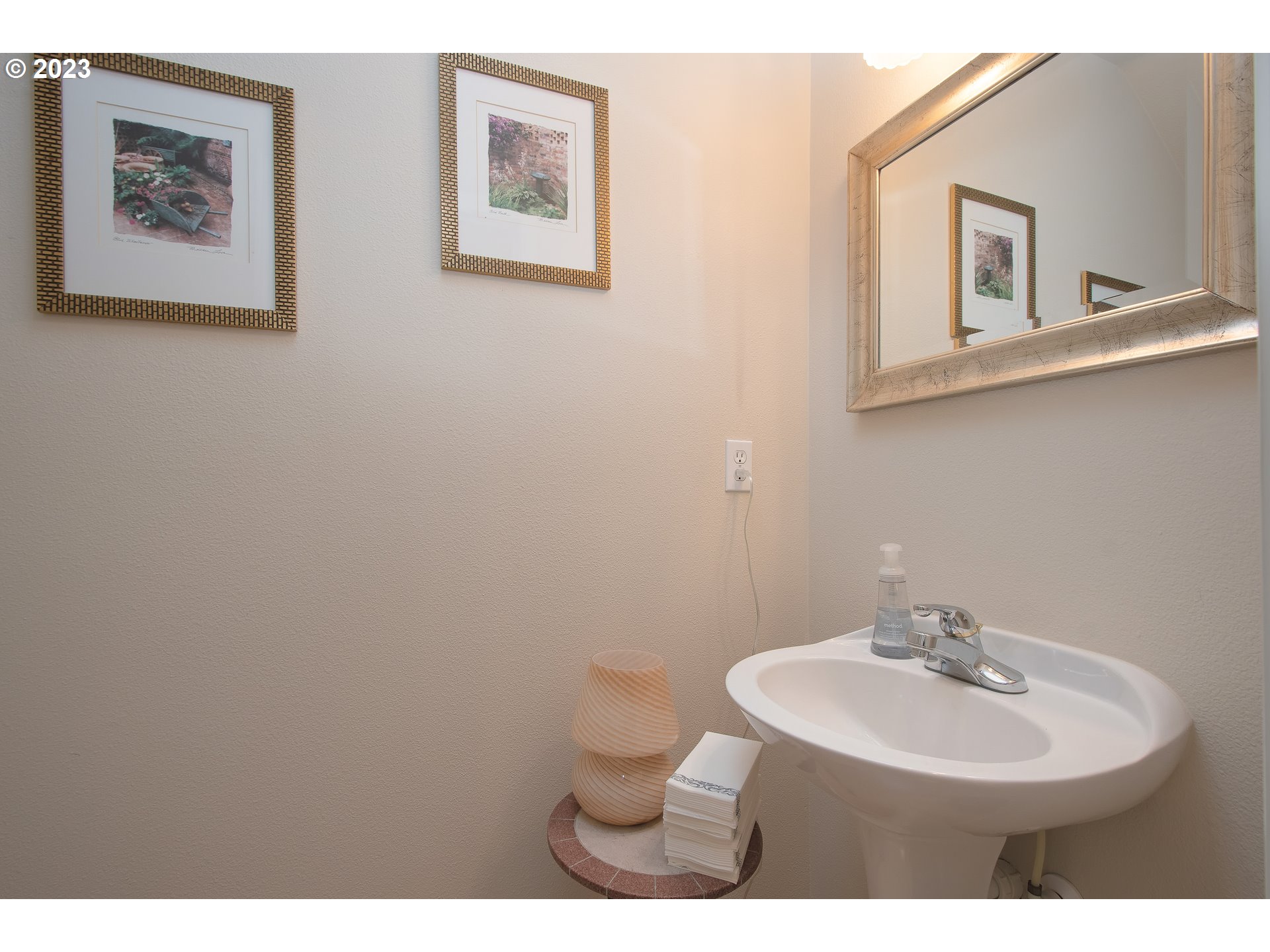 552 Northeast Bridgeton Road Portland, OR 97211 - Photo 28 of 47 Gallery Image 28