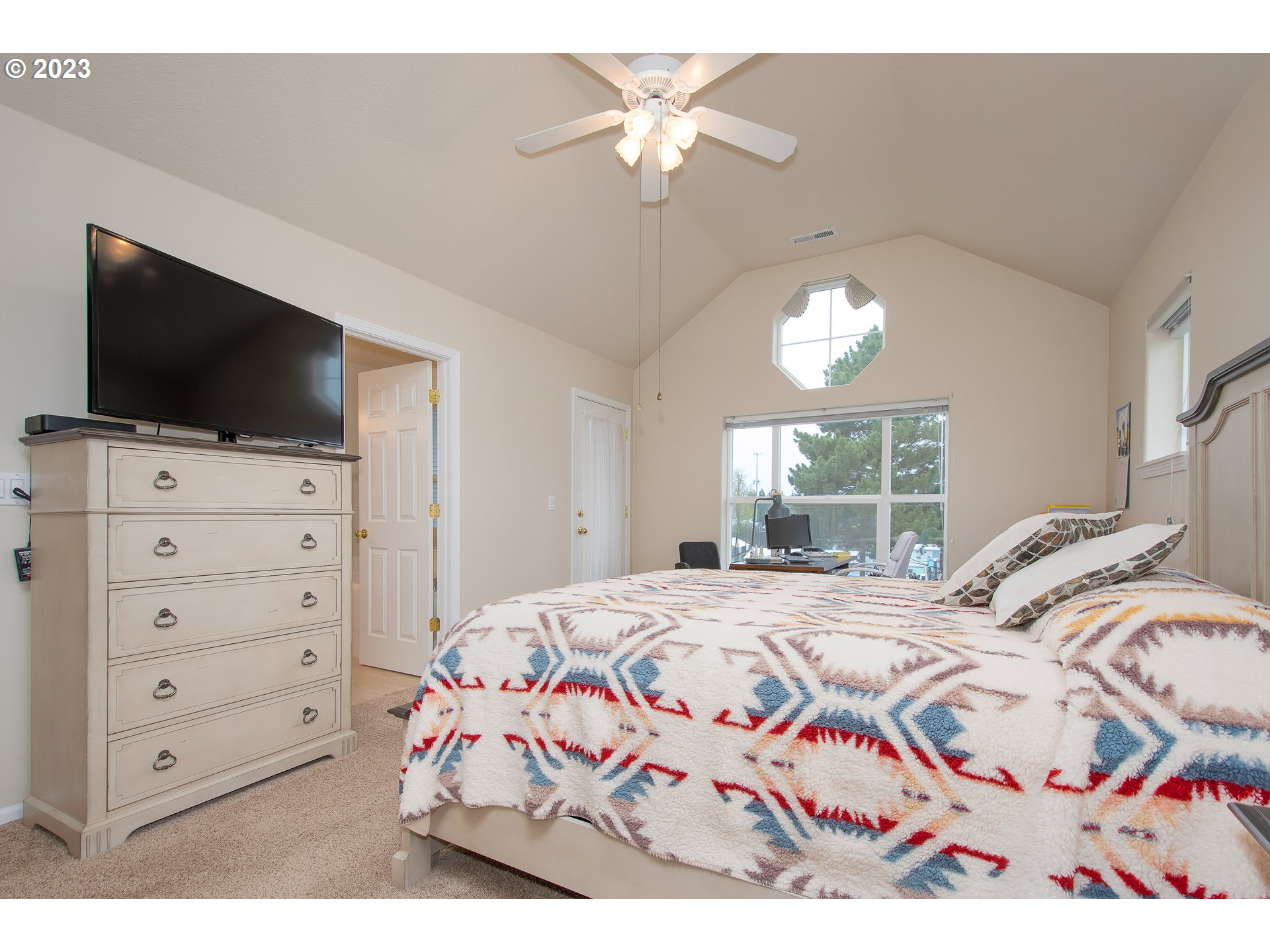 552 Northeast Bridgeton Road Portland, OR 97211 - Photo 30 of 47 Gallery Image 30