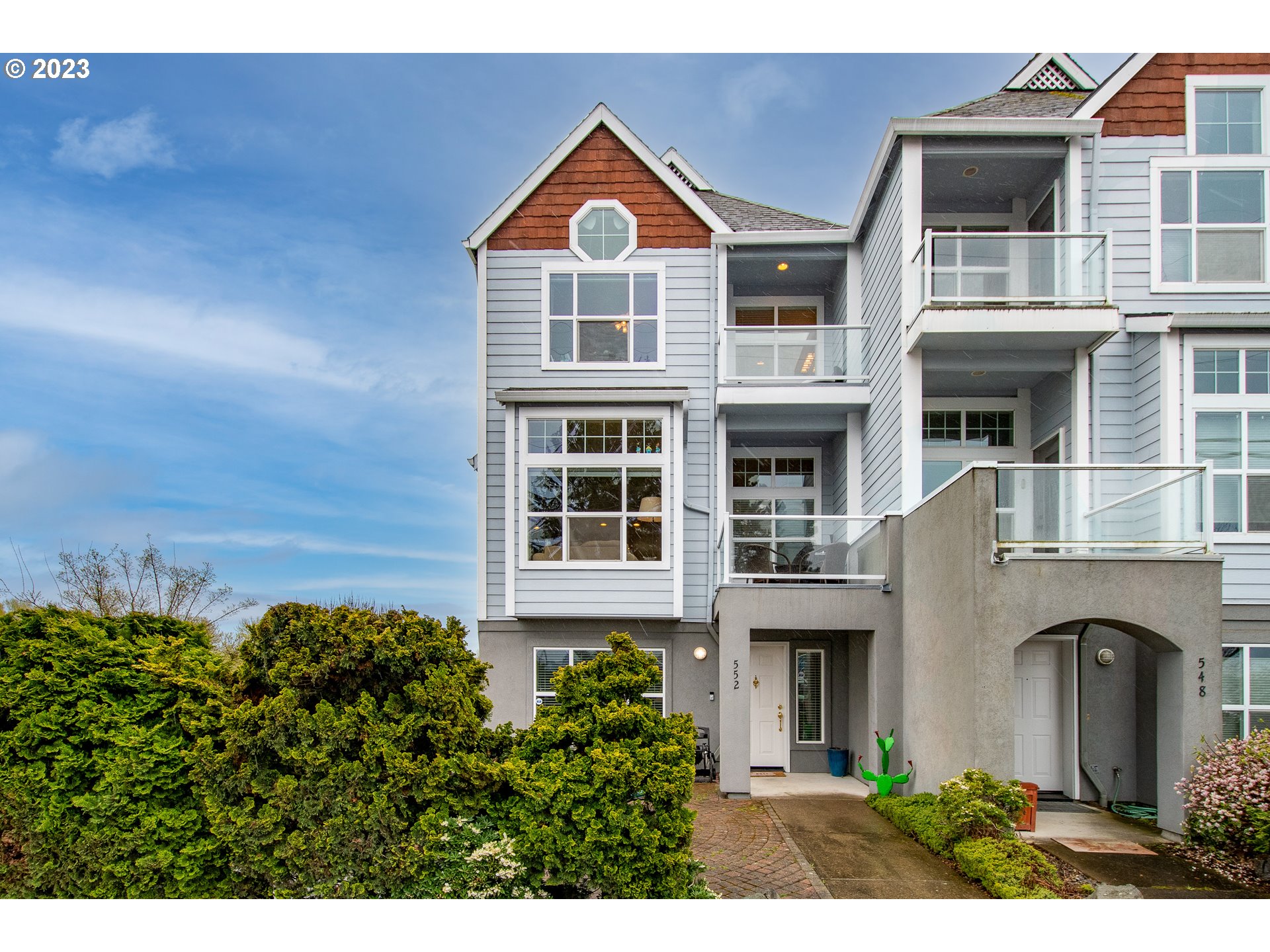 552 Northeast Bridgeton Road Portland, OR 97211 - Photo 4 of 47 Gallery Image 4