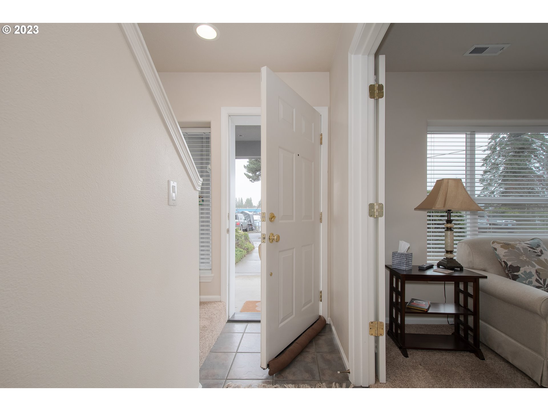 552 Northeast Bridgeton Road Portland, OR 97211 - Photo 7 of 47 Gallery Image 7