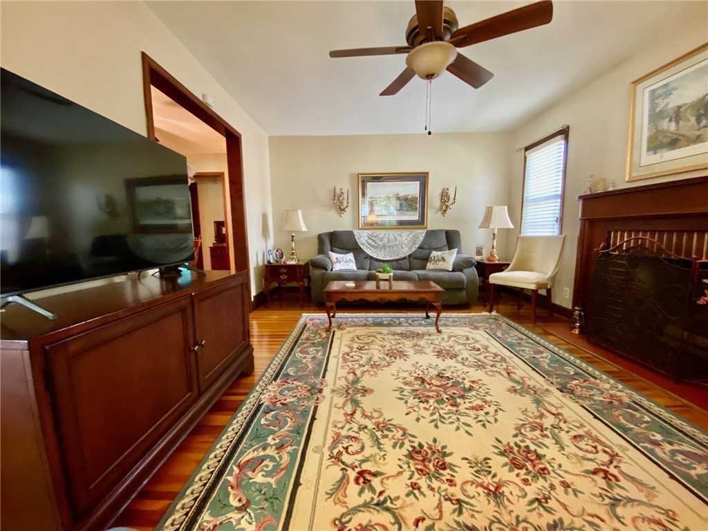39 Elm Ridge Mattoon, IL 61938 - Photo 2 of 15