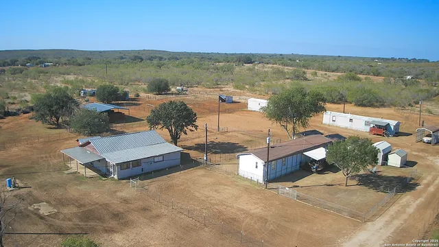 $385,000 | 179 Private Road 6624, Devine, TX 78016