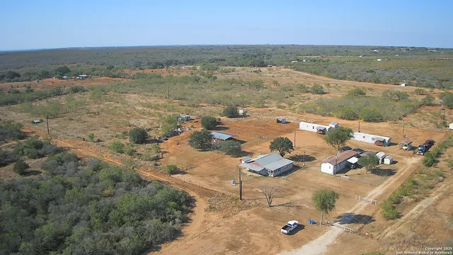$385,000 | 179 Private Road 6624, Devine, TX 78016