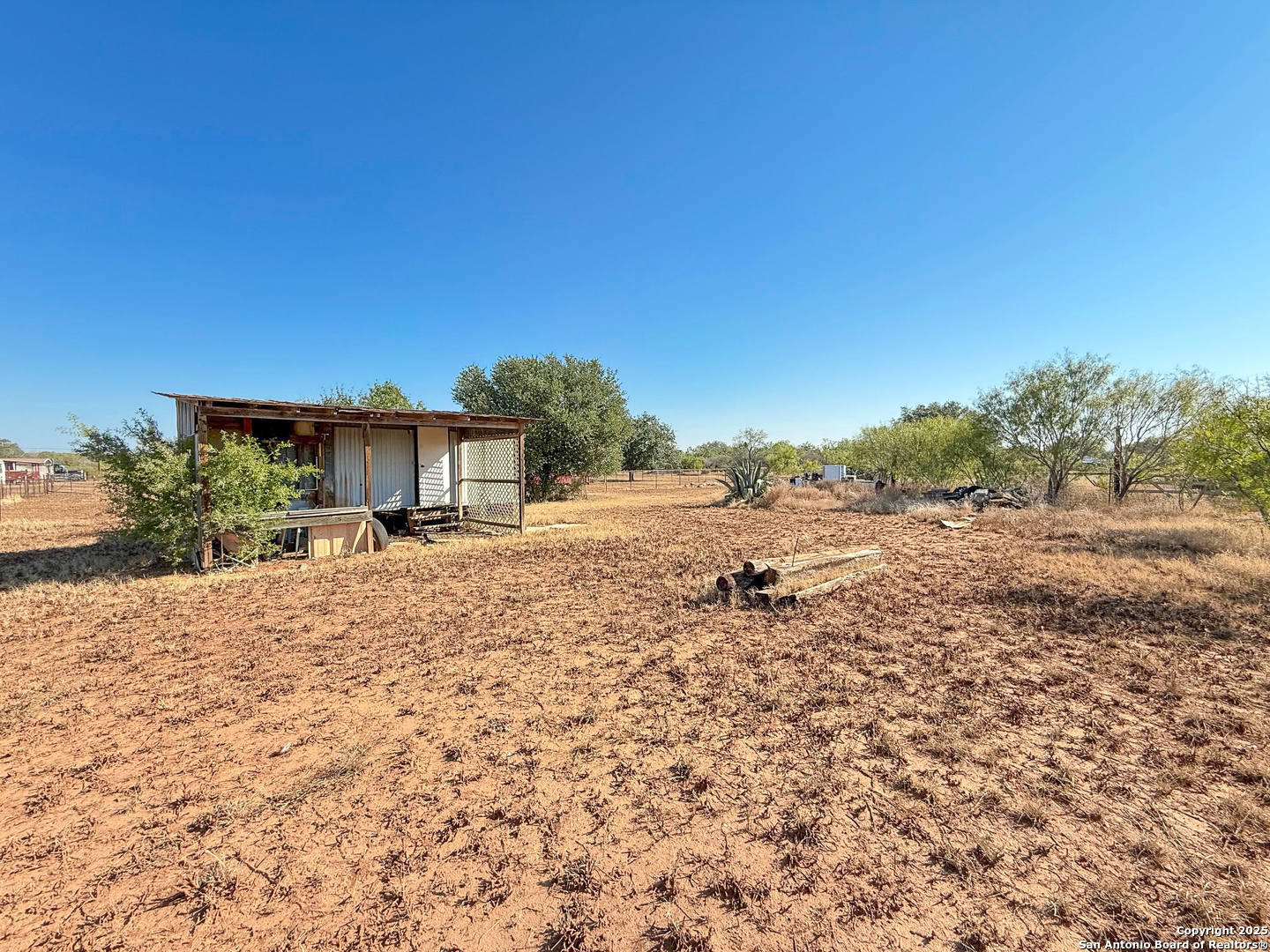 179 Private Road 6624 Devine, TX 78016 - Photo 10 of 20
