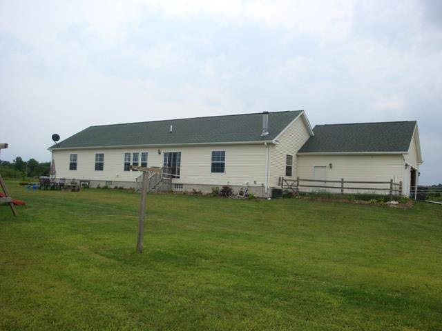12382 James Carleton, MI 48117 - Photo 11 of 12 20368930-10.JPG