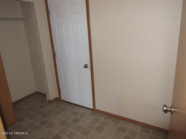565 Sheep Company Road Selah, WA 98942 - Photo 23 of 30 a view of small space
