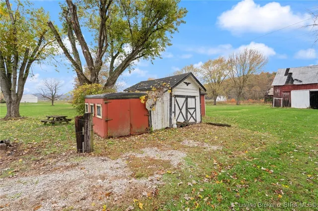 $325,000 | 14555 Old Highway 111 Southeast, Elizabeth, IN 47117