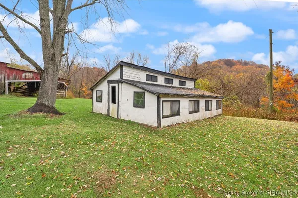 $325,000 | 14555 Old Highway 111 Southeast, Elizabeth, IN 47117