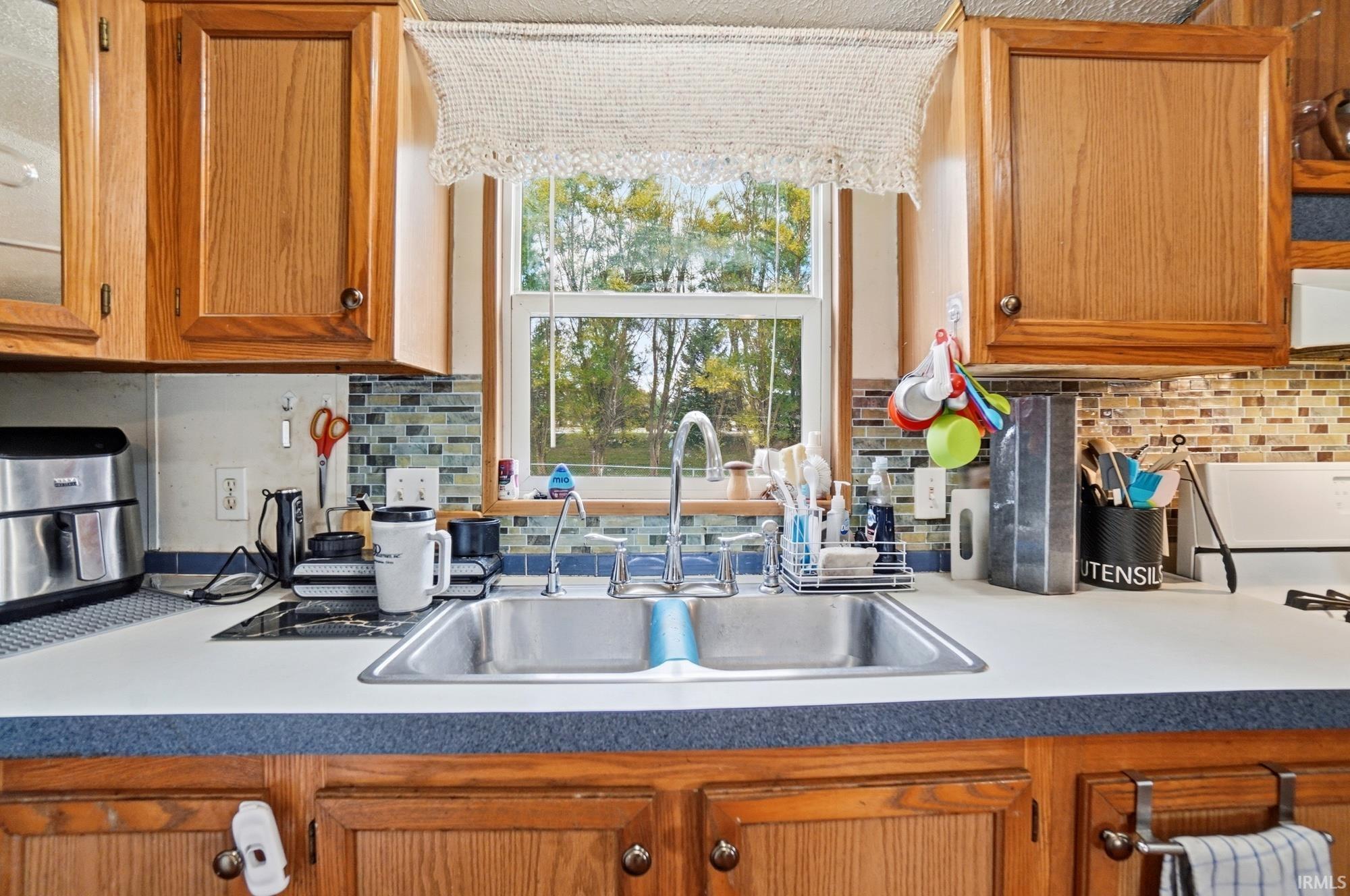 10930 Yoder Road Roanoke, IN 46783 - Photo 13 of 32