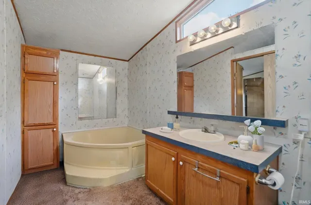 $139,900 | 10930 Yoder Road, Roanoke, IN 46783