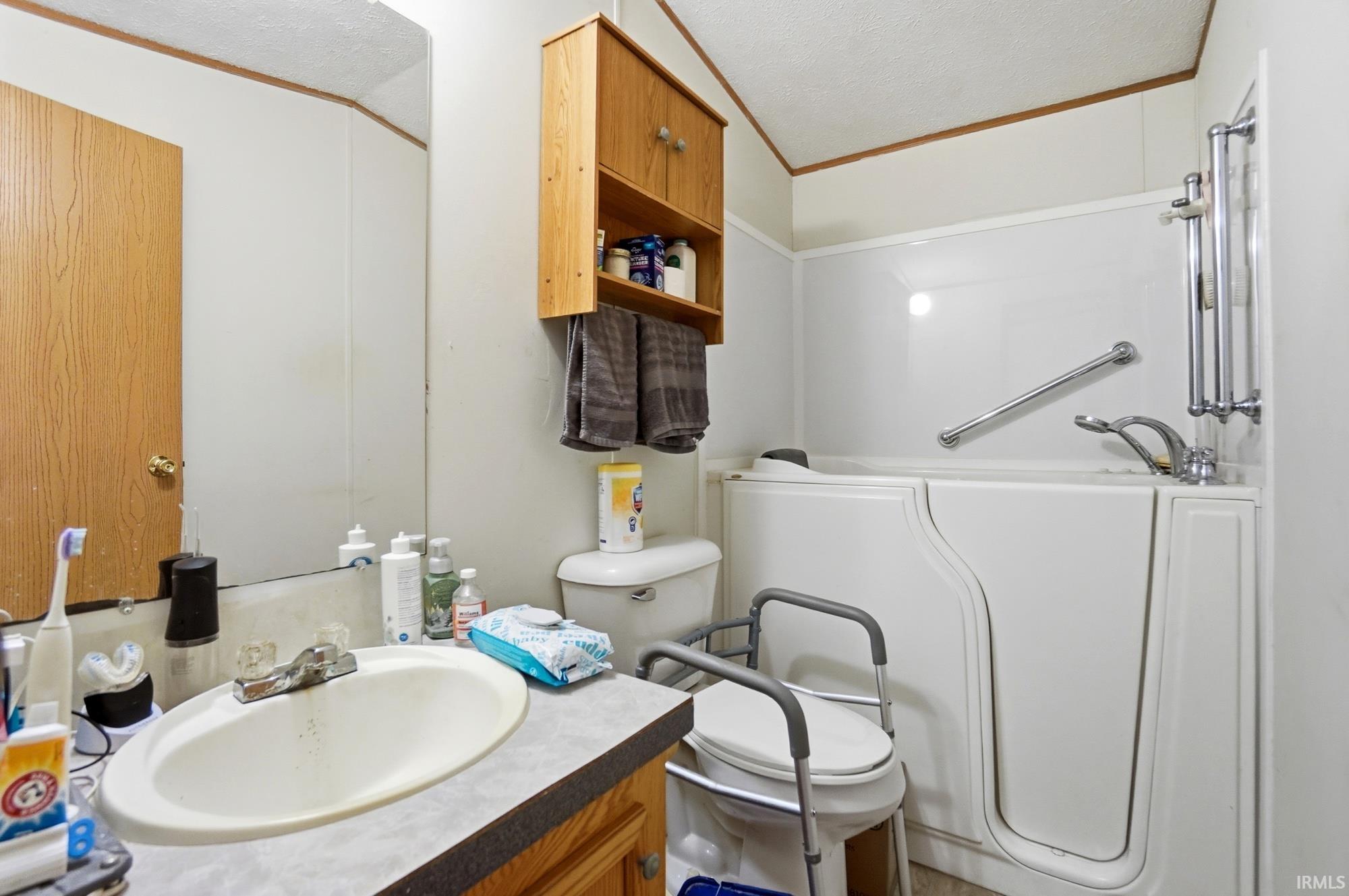 10930 Yoder Road Roanoke, IN 46783 - Photo 23 of 32