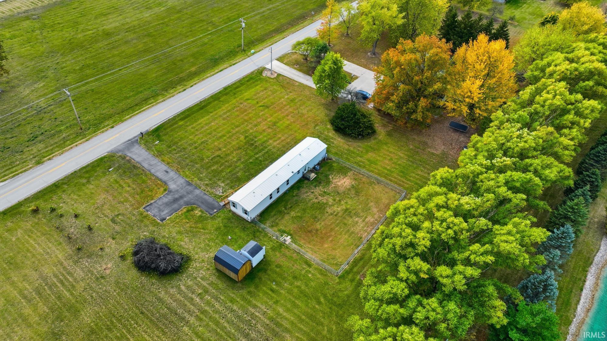 10930 Yoder Road Roanoke, IN 46783 - Photo 4 of 32