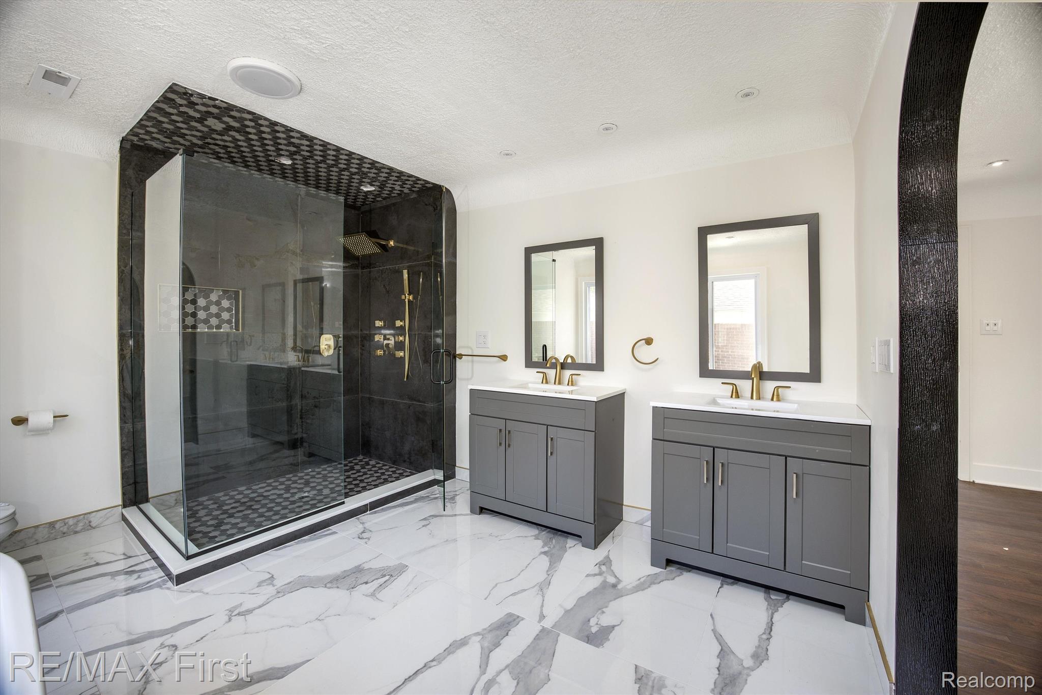 3437 Devonshire Road Detroit, MI 48224 - Photo 9 of 19 Gallery Image 9