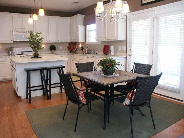 204 Tanner Chase Way Greenville, SC 29607 - Photo 2 of 25