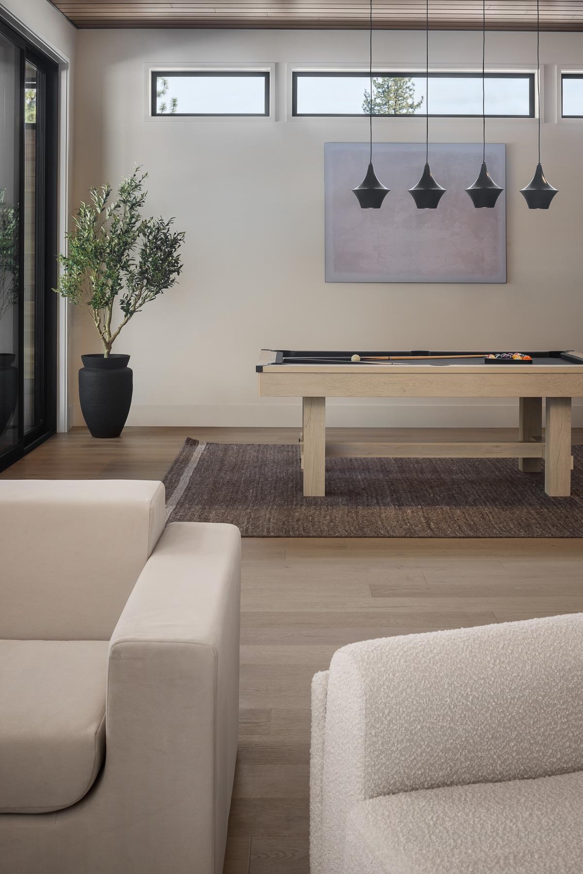 11633 Henness Road Truckee, CA 96161 - Photo 9 of 26 a living room with furniture