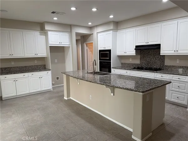 $3,500 | 44148 48th Street West, Lancaster, CA 93536