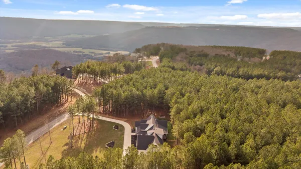 $975,000 | 4190 Crockett Pointe, Jasper, TN 37347