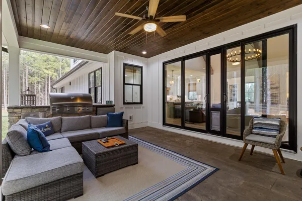 $975,000 | 4190 Crockett Pointe, Jasper, TN 37347