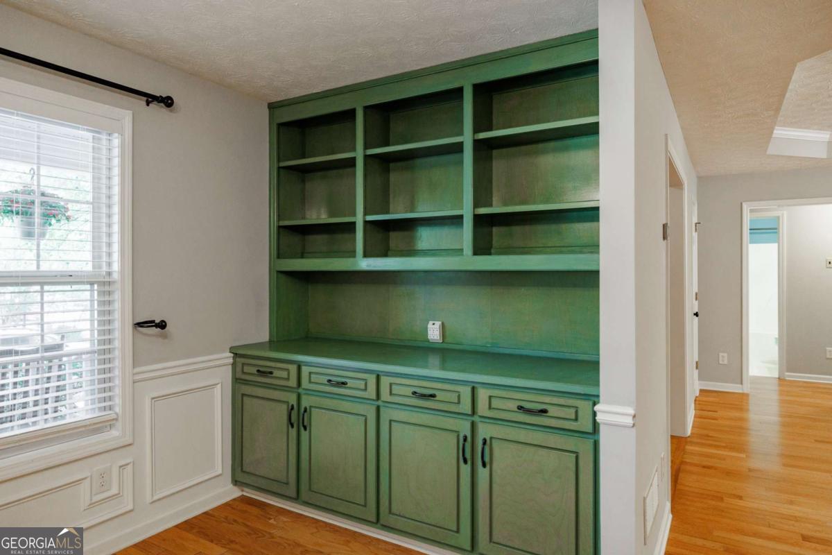 2249 Cluster Lane Grayson, GA 30017 - Photo 12 of 53 a view of cabinets and window
