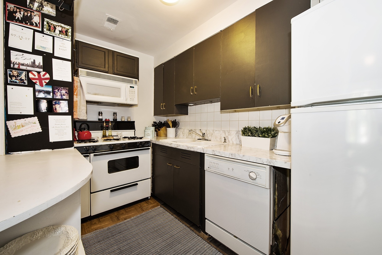 83 East Elm Street, Unit 2 Chicago, IL 60611 - Photo 7 of 10