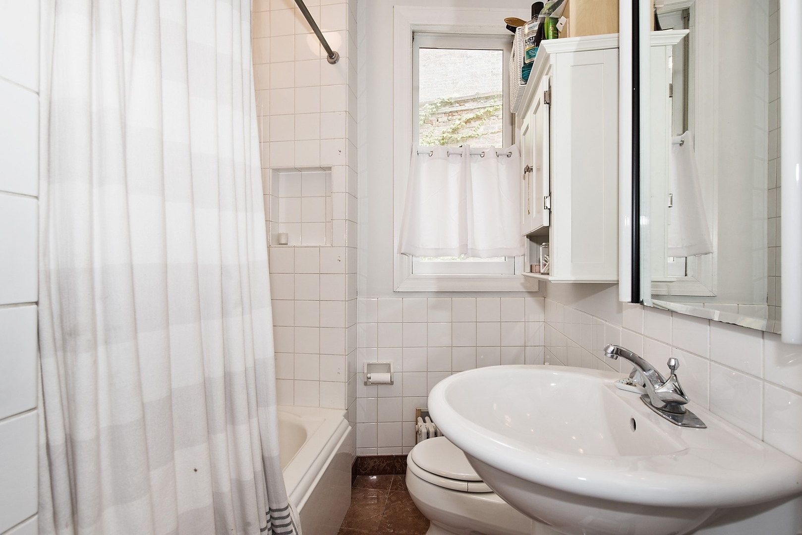 83 East Elm Street, Unit 2 Chicago, IL 60611 - Photo 10 of 10